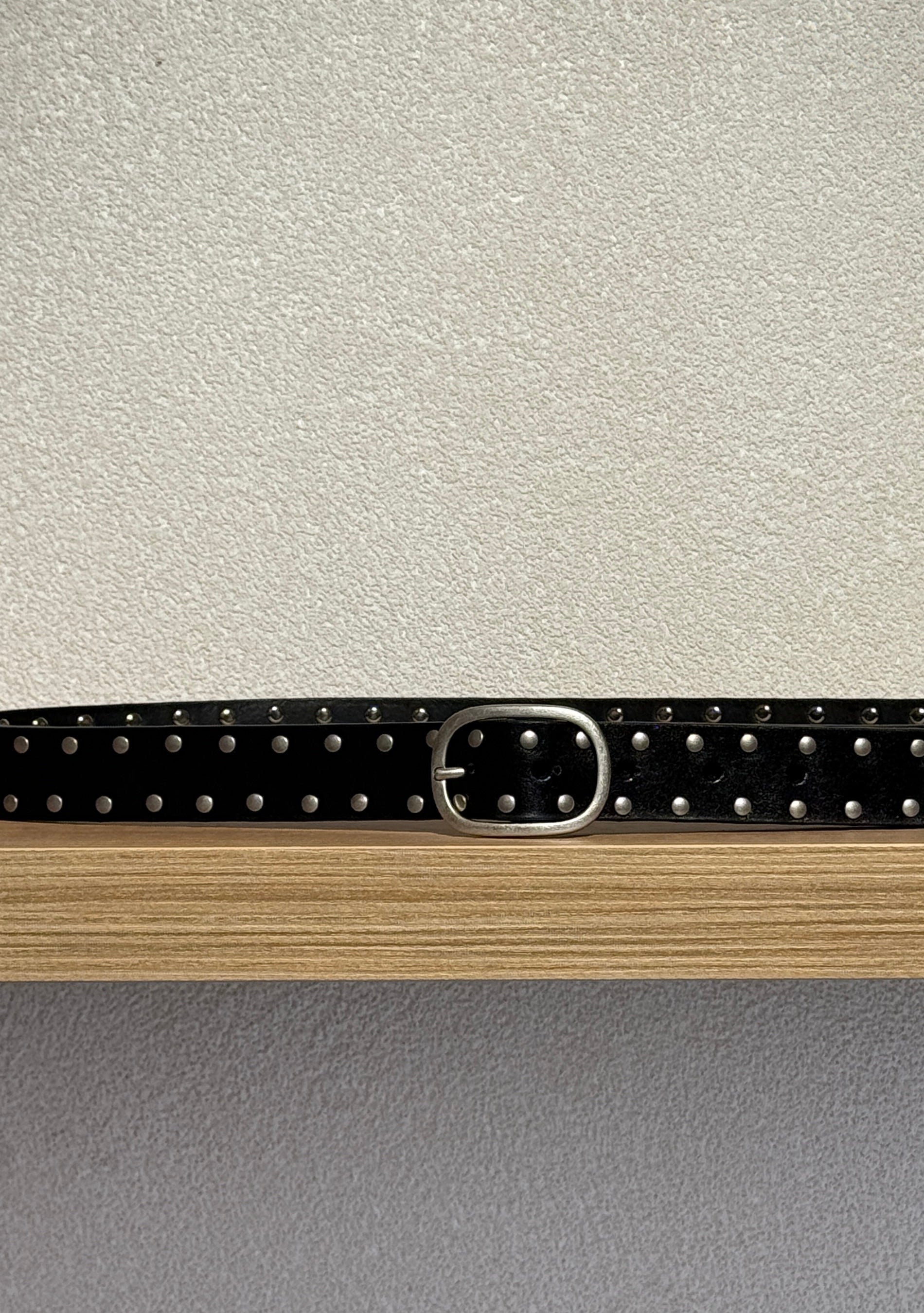 Cintura in Cuoio Borchiato Nero