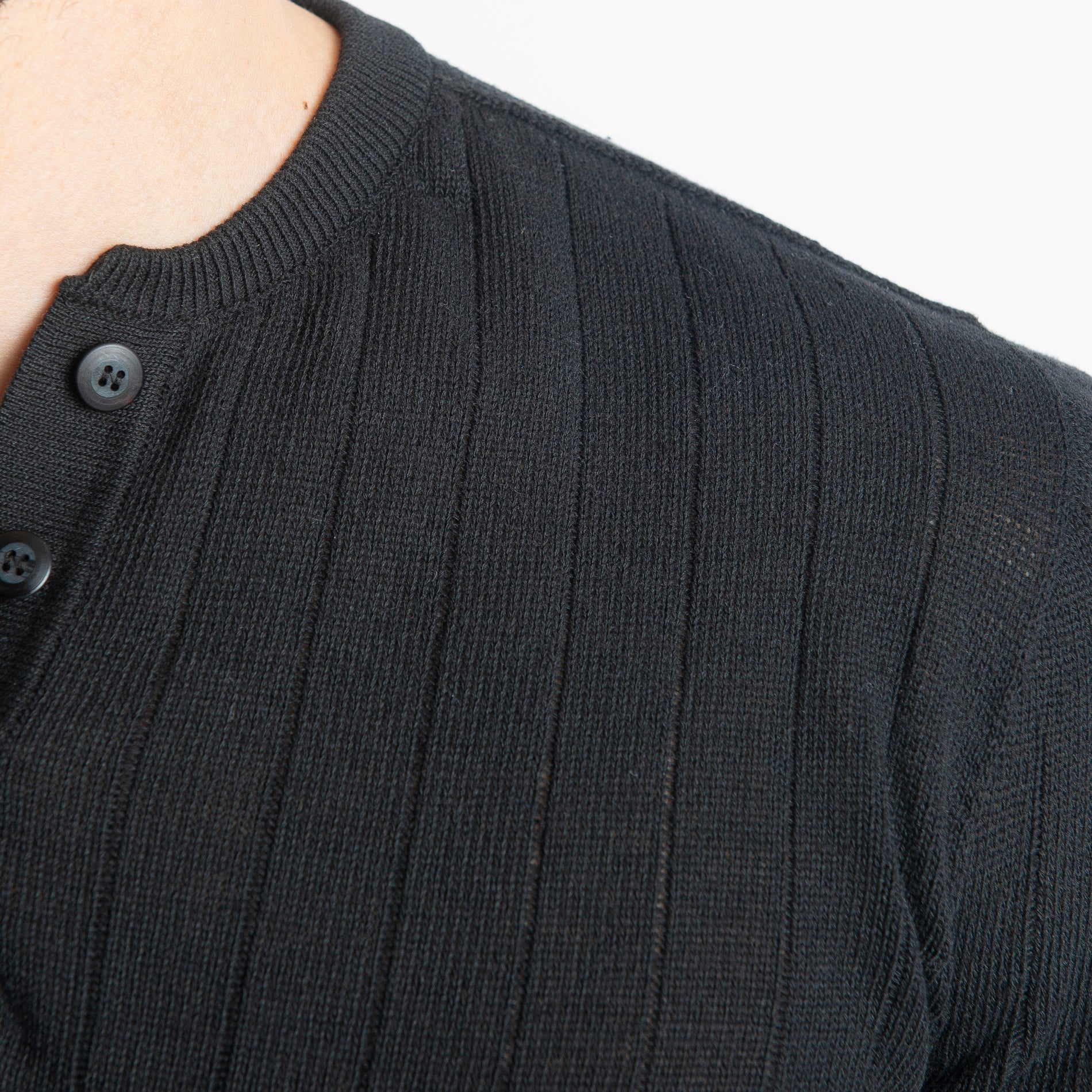 T-shirt Serafino In Filo A Coste Nera