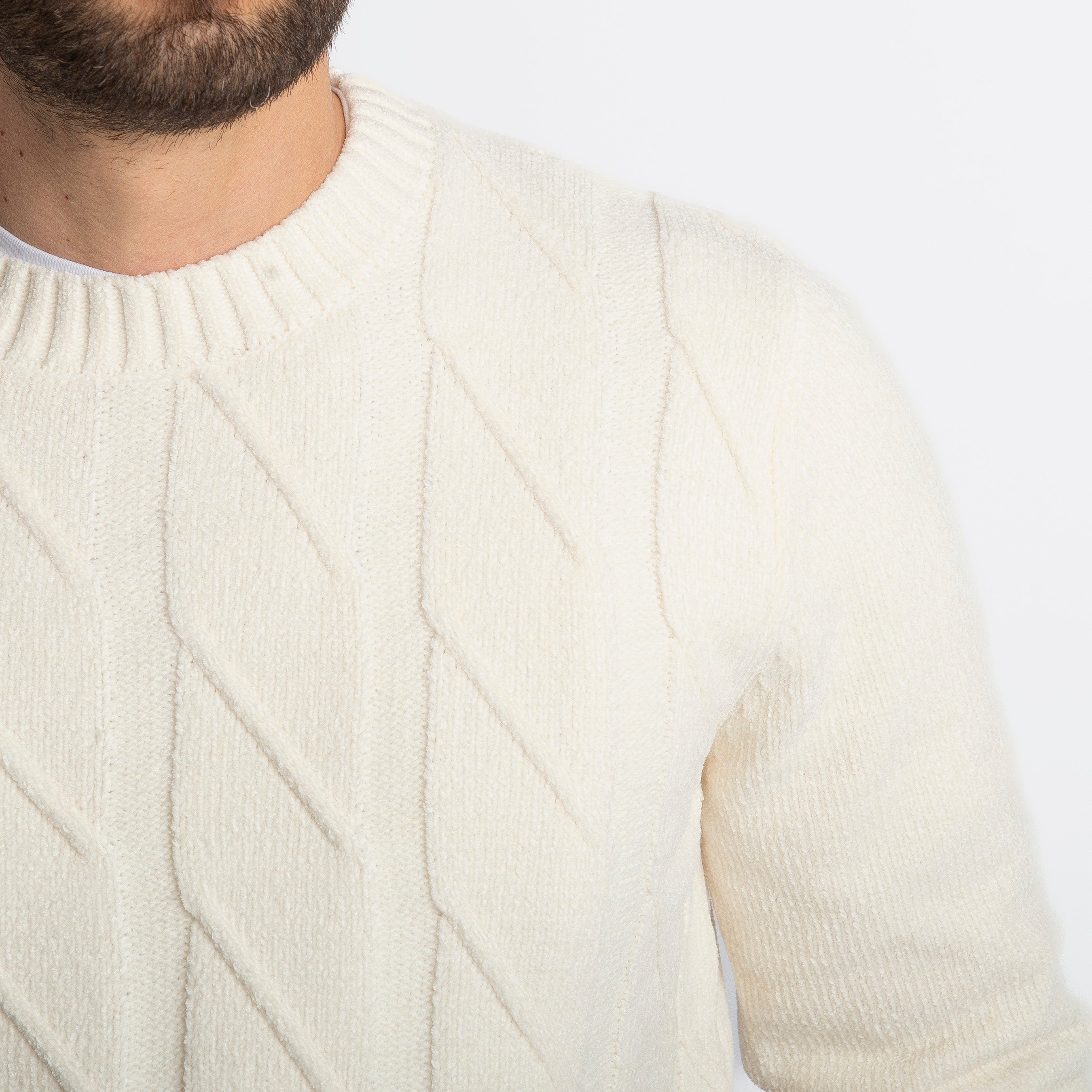 Pullover in Ciniglia a Treccie Panna