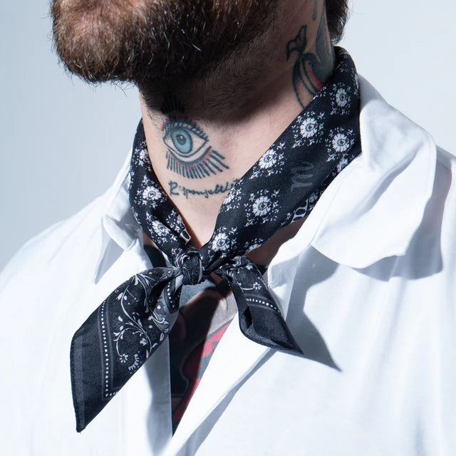 Foulard Dark Paisley in Seta