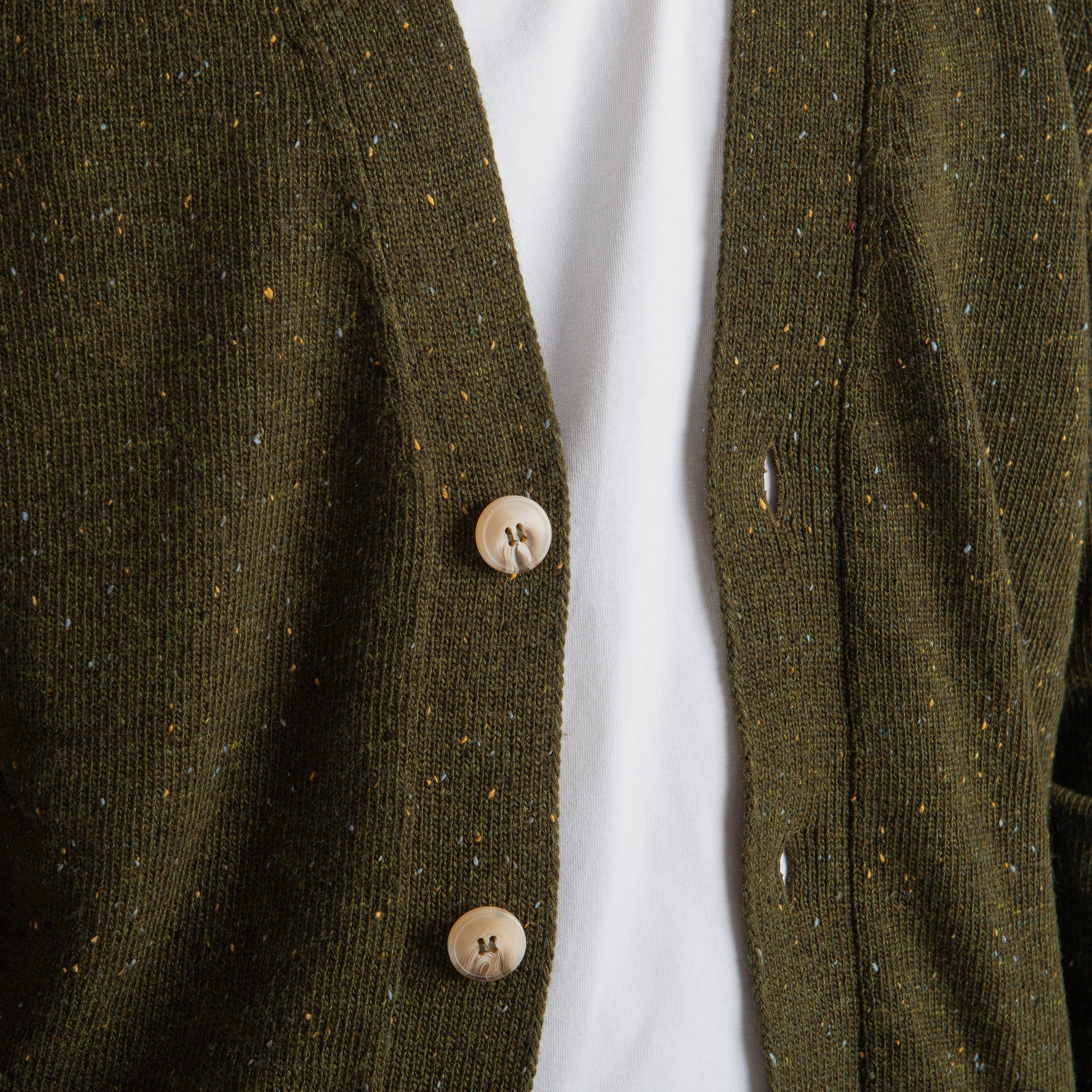 Cardigan in Lana BT16 Verde