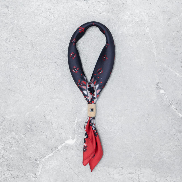 Foulard Bamboo Flower Shadows in Seta con Bolo
